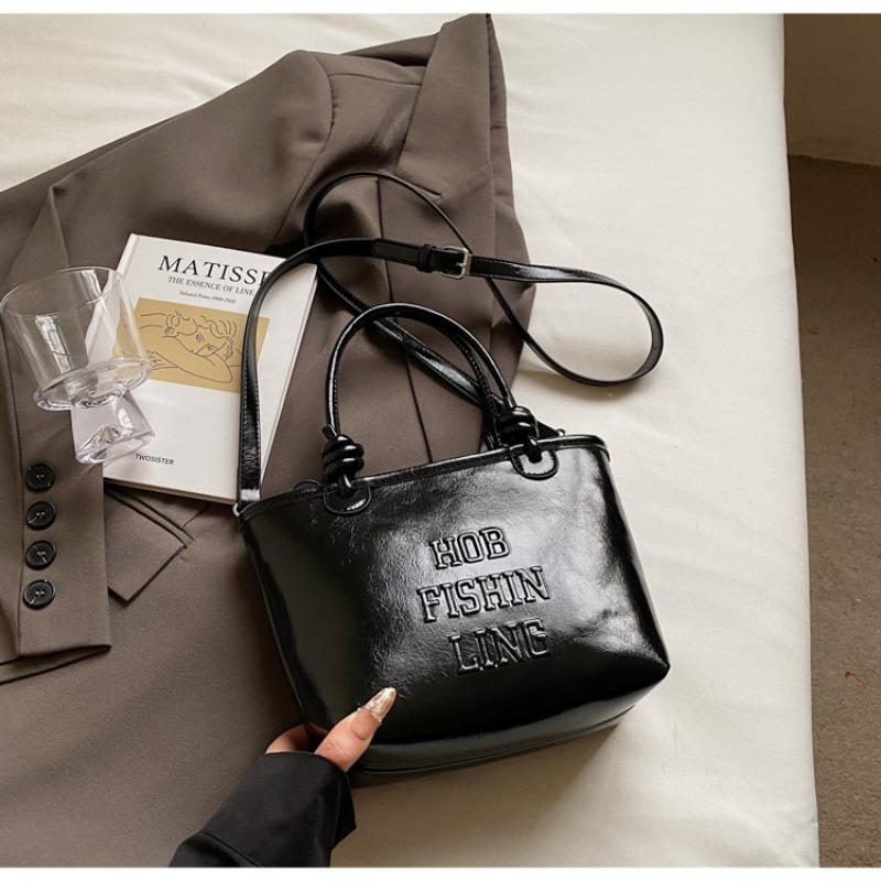 Spring and Summer Popular Small Bags for Women's New Fashion Versatile Messenger Bags, High-end Portable Bucket Bags