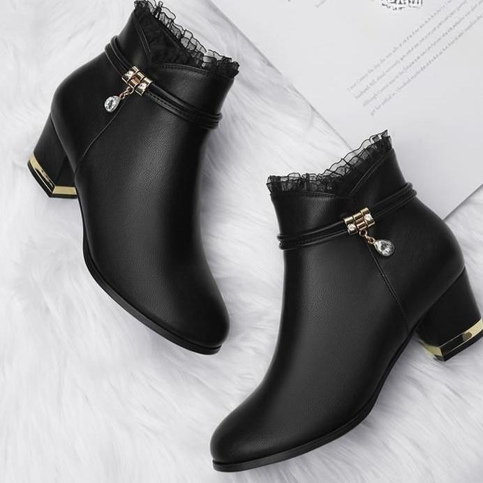 Chunky Heel 6CM Booties Solid Color Lace Splicing Women's Ankle Boots Large Size Warm Footwear Trend  Female Short Shoes