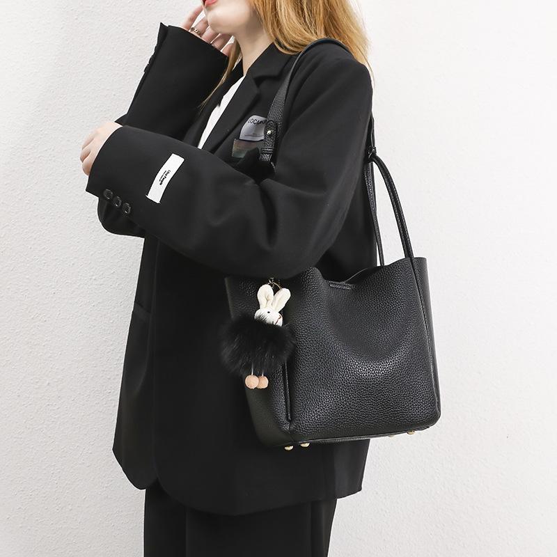 2023 Winter New Women's Bucket Bag, Niche Design, Large Capacity Commuting Shoulder/Crossbody/Handbag