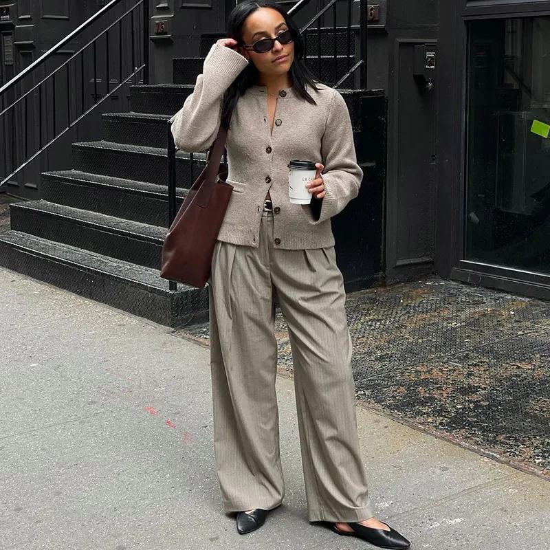 Ležérní pletený kardigan pro ženy Jednobarevný Slim O-výstřih Dlouhý rukáv Jednořadé zapínání Kapsa Dámské kabáty 2024 Podzim Nové Dámské pleteniny