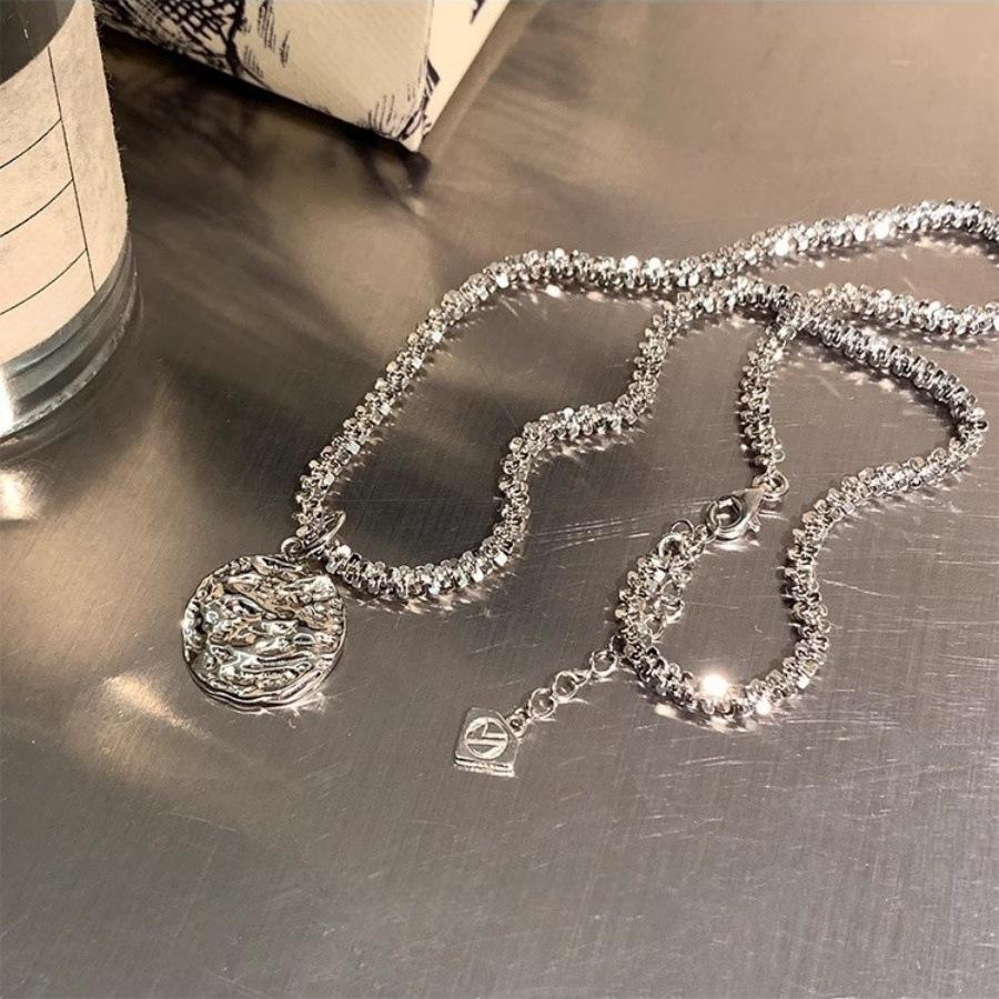 Niche design tinfoil round brand sparkling necklace light luxury collarbone chain temperament simple and versatile sweater chain