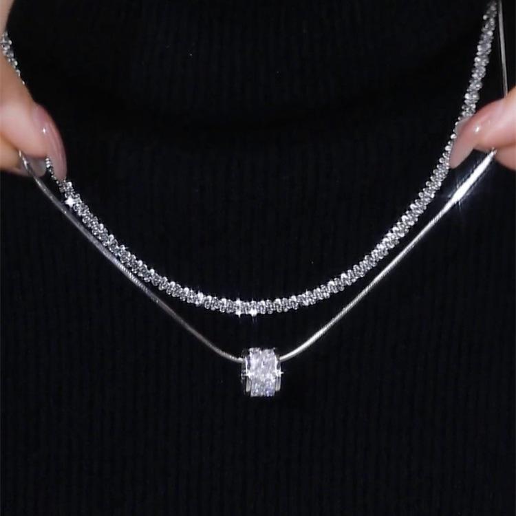 Double-layer Shimmering Layered Small Waist Necklace with A Korean-style Star-shaped Design Lockbone Chain