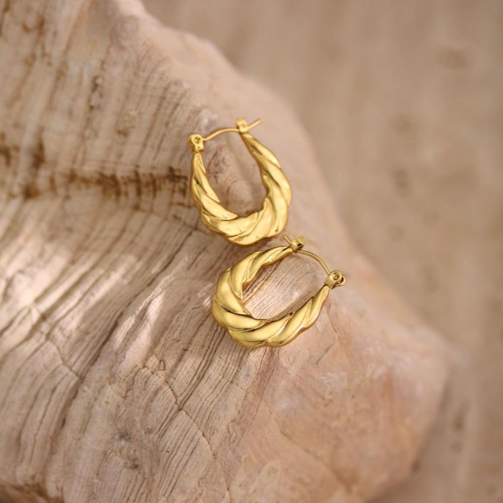 Geometric Hammered Stainless Steel Stud Earrings: Fashionable, Versatile Ear Jewelry