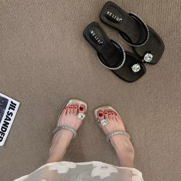 2025 Thick Heel French Evening Wind Cover Toe Rhinestone Slippers Female Summer Wear Fairy Wind Sandals Beach One-word Shoes