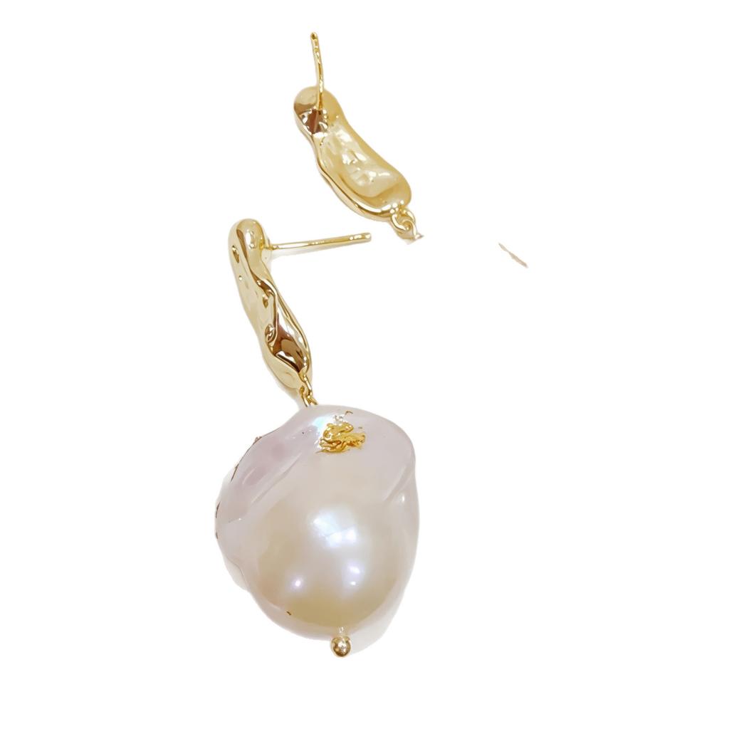 Send girlfriend exaggerated versatile earrings original natural baroque pearl stud earrings gold foil handmade jewelry earrings women