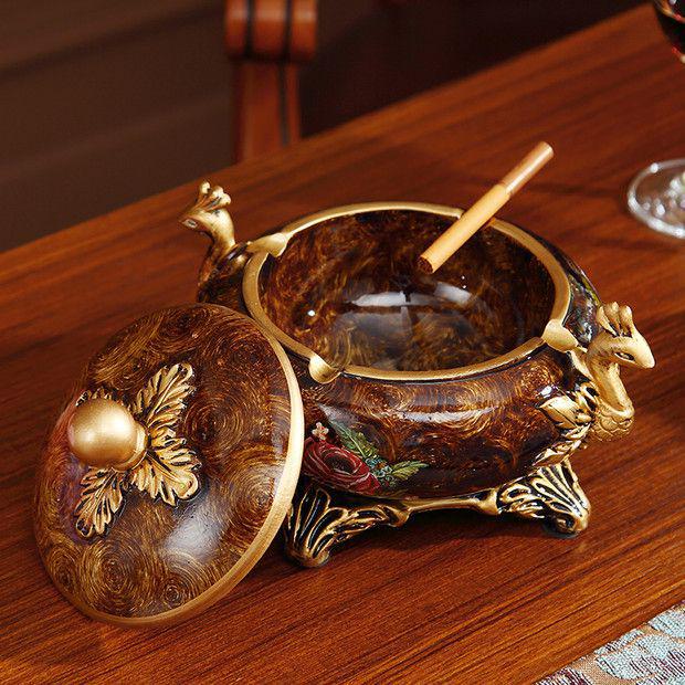 European and American Decorative Set: Fruit Bowl, Tissue Box, Ashtray, and Figurines for Living Room Coffee Table.