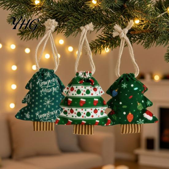 Lightweight Fabric Pouches Christmas Tree Shaped Gift Bags with Drawstring, Reusable Holiday Bags, Drawstring Storage Winter Goodie for Present