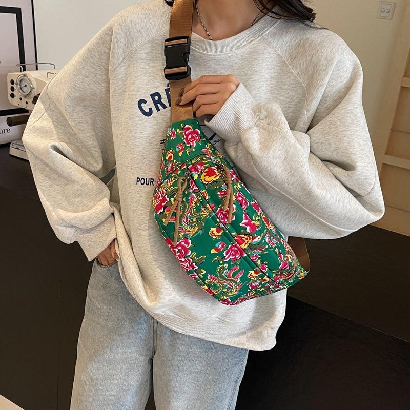 Large-capacity Bag Women's New High-end Texture Niche Autumn and Winter Cloth Bag Messenger Bag Versatile Breast Bag