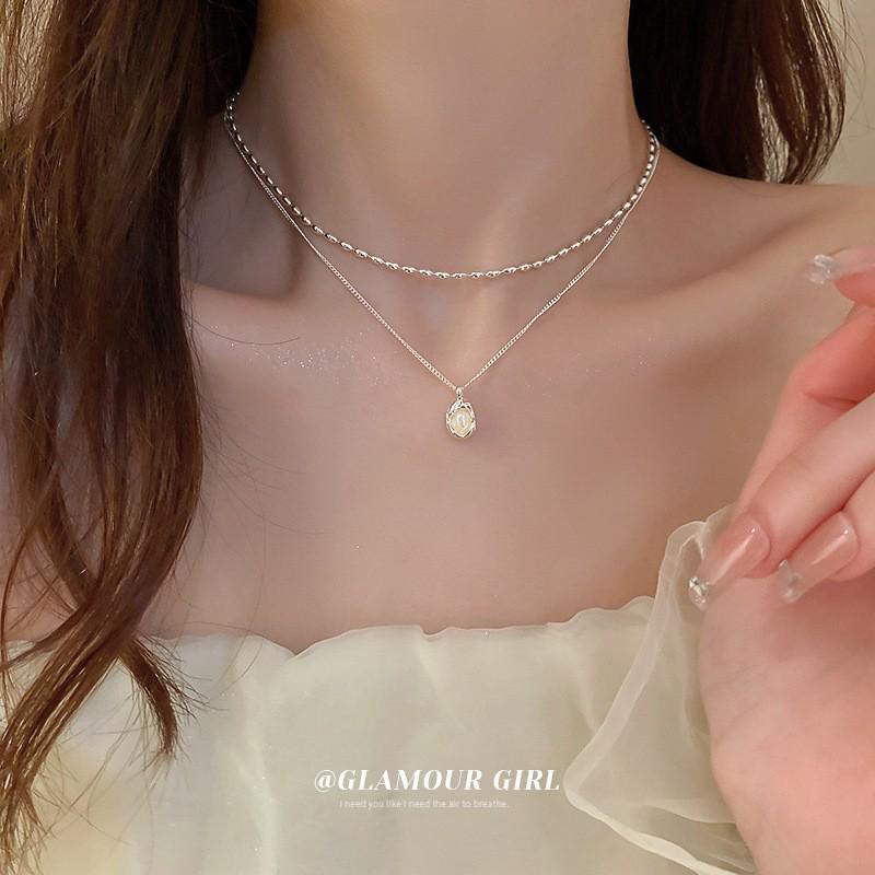 Elegant French Irregular Pearl Pendant Necklace: Versatile Luxury Clavicle Jewelry for Women