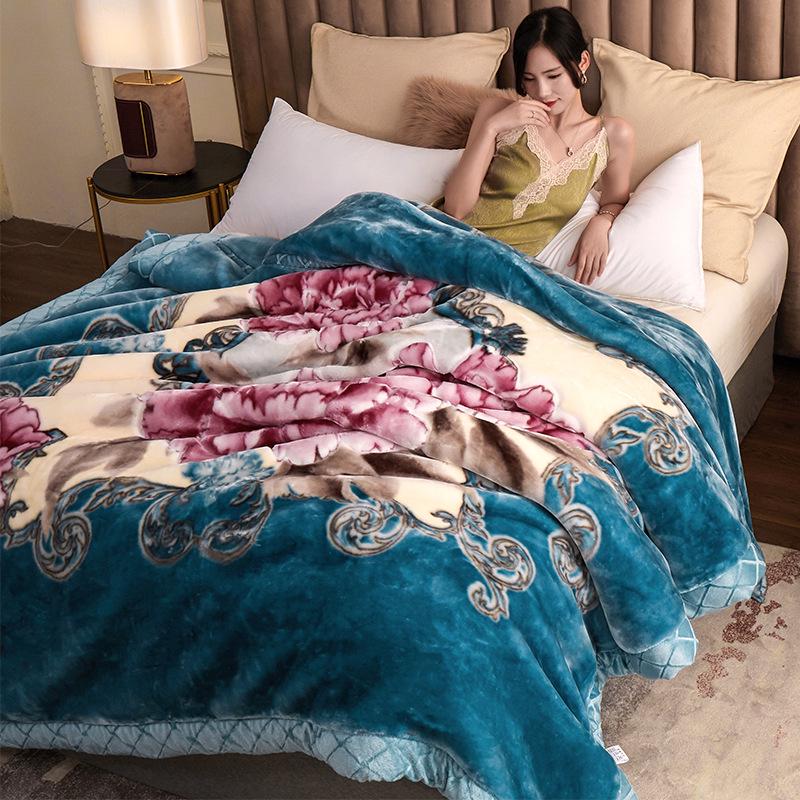 Raschel Plush Thickened Autumn/Winter Blanket - Warm Coral Fleece Quilt for Dorms & Beds