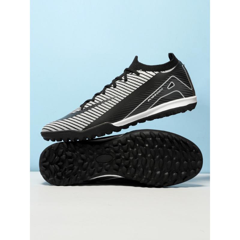 Seamless Non-slip Football Shoes Men's Low-top Youth Long Nails and Broken Nails Training Shoes Are Easy To Bend