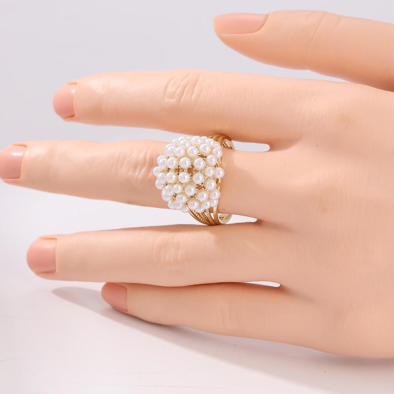 Trendy Inlaid Imitation Pearl Women's Ring Exquisite Gold Color Geometry Daily Wear Party Jewelry Anniversary Gift