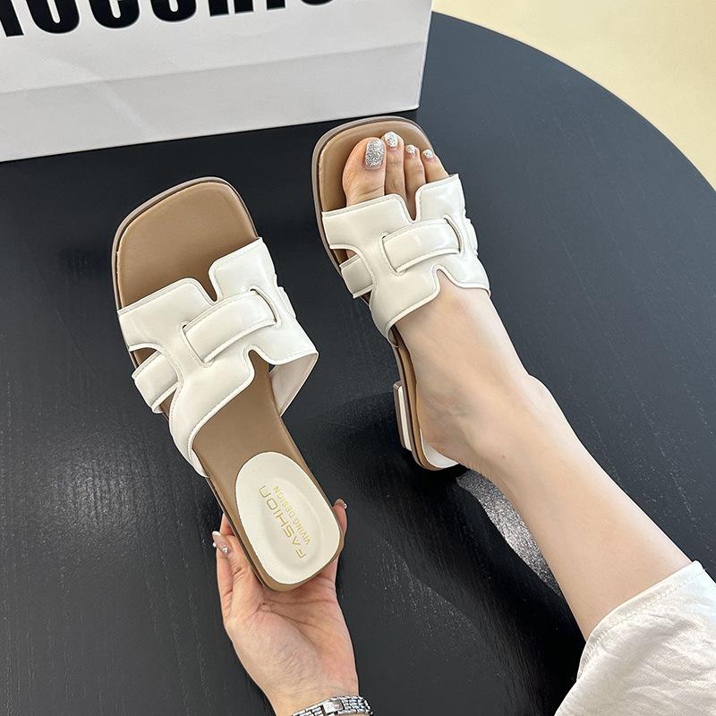 Woven one-word slippers 2025 summer new French slippers wear flat-bottomed thick heels sandals casual versatile slippers