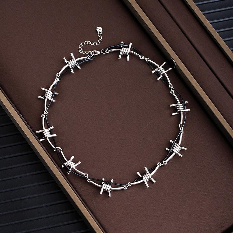 Dark Wind Winding Thorns Rivets Punk Necklace Light Luxury Personalized Collarbone Chain Simple Niche Item Decoration