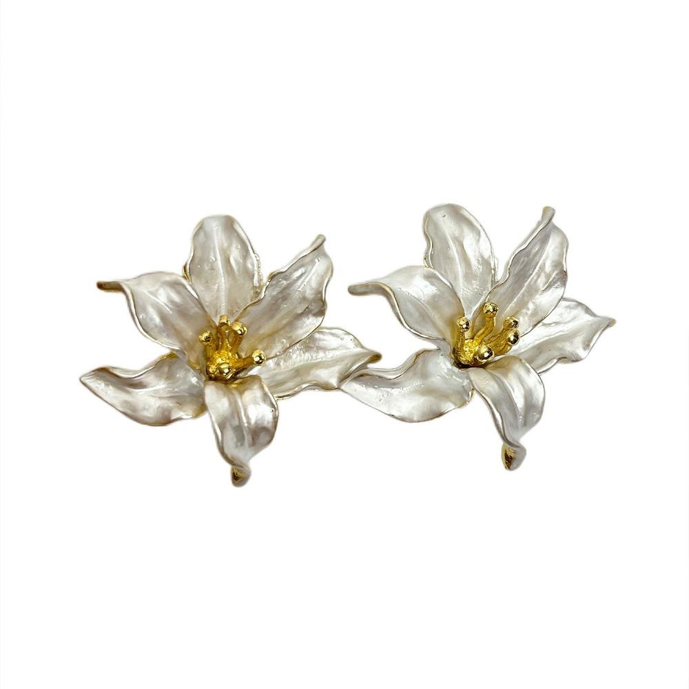 

Pleated Flower Stud Earrings Drip Oil Ear Accessories Retro Flower Earrings Wedding