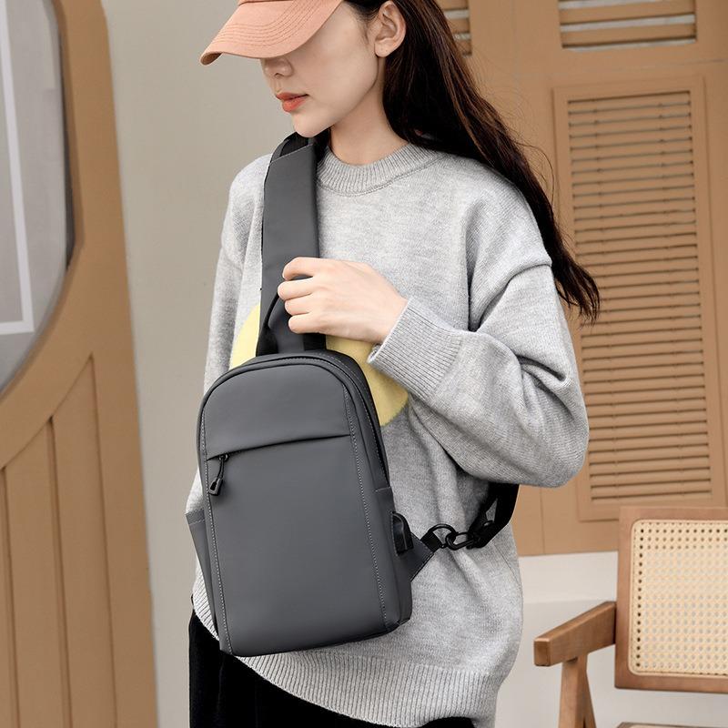Men's and women's messenger bags Large capacity breast bags Going out for travel Wear-resistant fashion messenger bags Breast bags