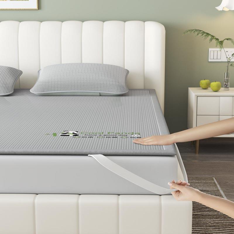 Yongyouwan Simple Solid Color Antibacterial Ice Silk Mat Bed Sheet
