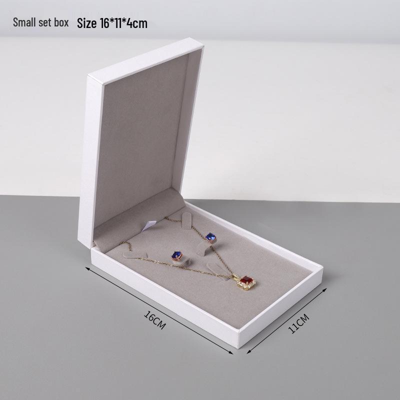 Elegant White Weicai Pattern Jewelry Box with Leather Grain Finish