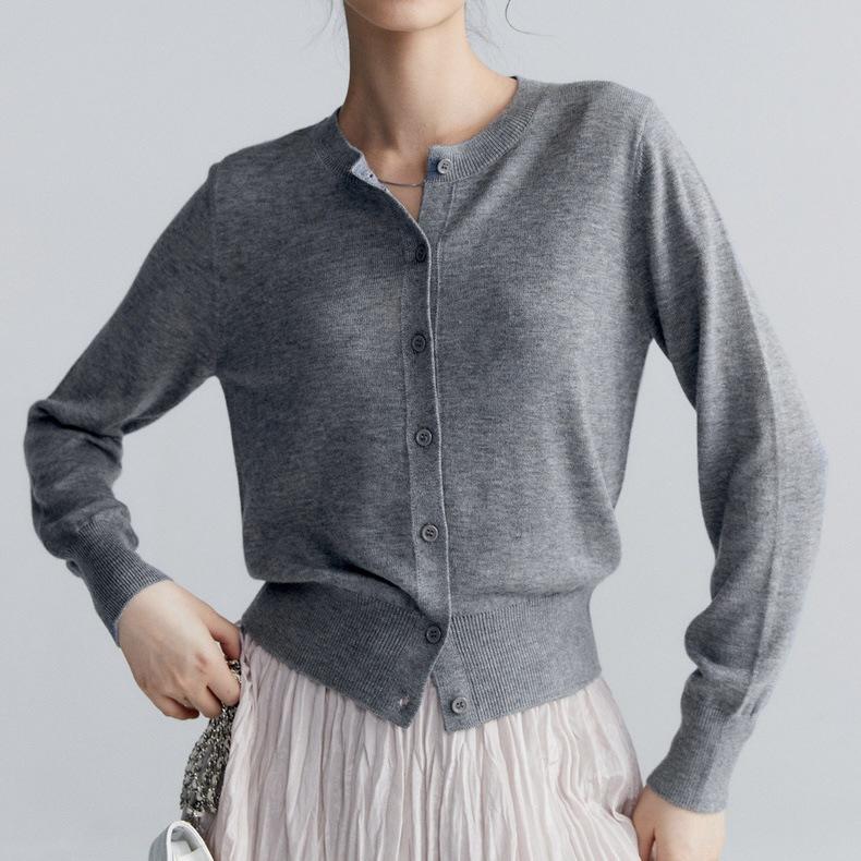 Spring and Autumn Fashion Temperament Versatile Thin Bottom Top Women's Design Sense Simple Casual Solid Color Crew Neck Knitted Cardigan