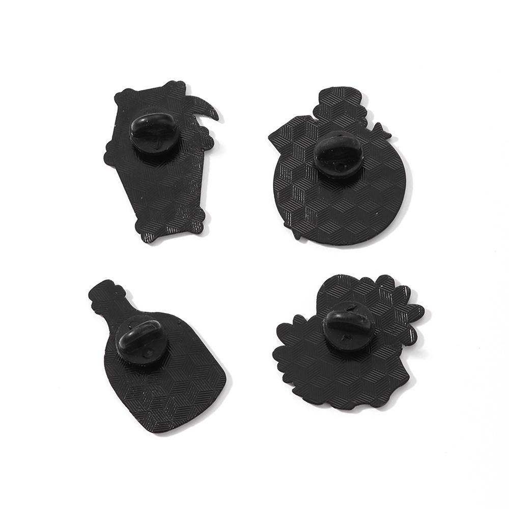 Neues Halloween-Abzeichen Horror-Nacht Feiertagsparty Kleid Verzierungen Weißer Geist Legierung Brosche