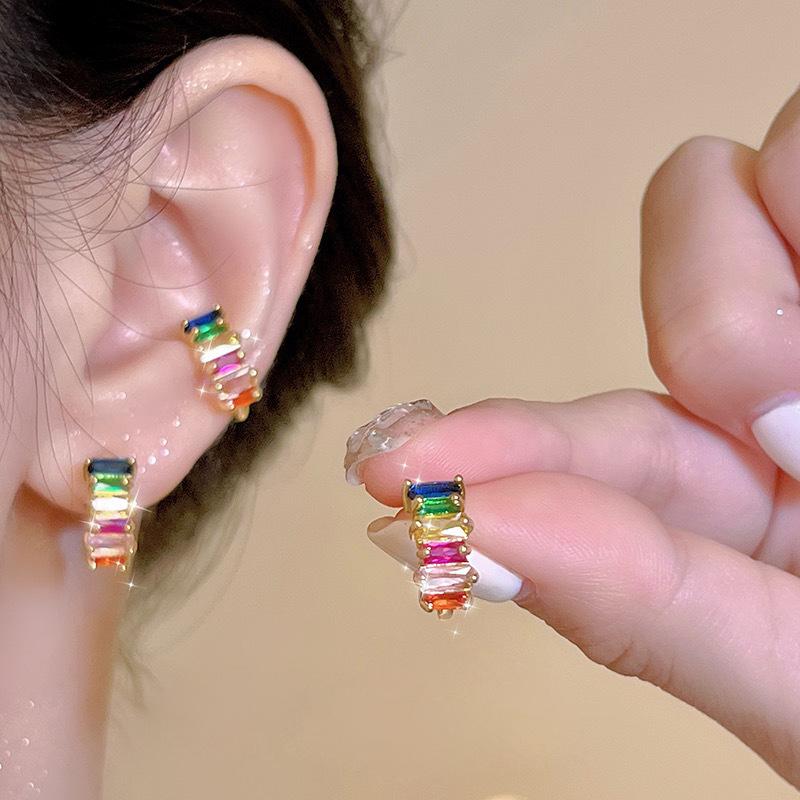 White Baihe colored gemstone ear clips, unique rainbow design, mosquito coil disc, no ear piercings, ear clips, new earrings.