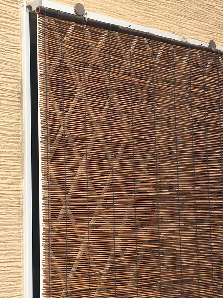 Geräucherte Tianjin Bambusrollos, ca. 88 x 157 cm, braun, inklusive Tasche. Geräuchert, um Insekten und Schimmel zu widerstehen. Mizukan Seirensho.