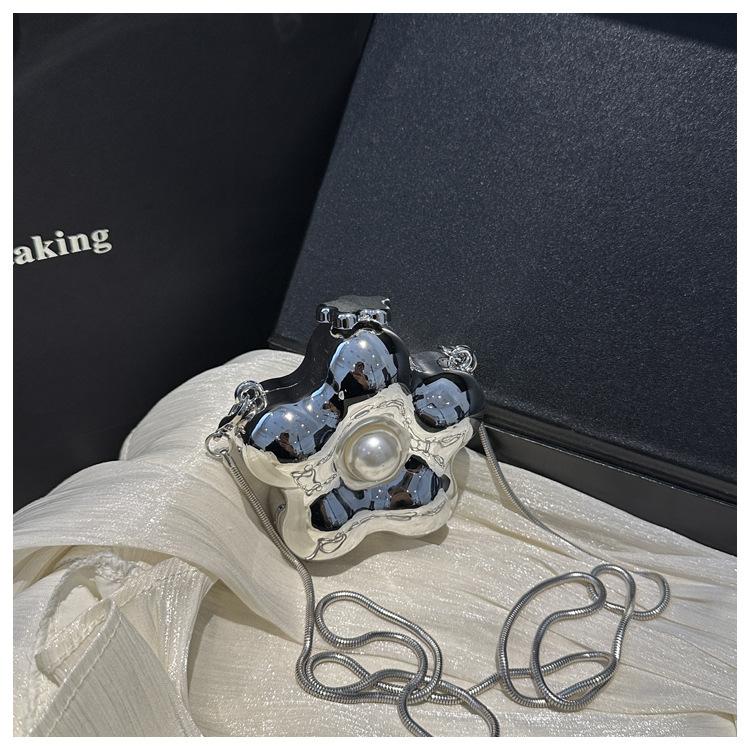 

New Acrylic Flower Pressure Shell Fashion Personality Women s Crossbody Mini Trend Chain Bag Small срібний