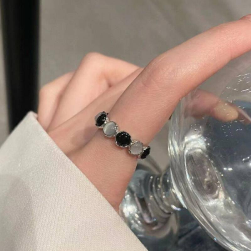 Elegant Black And White Cat Eye Stone Ring For Women Adjustable Stylish Design