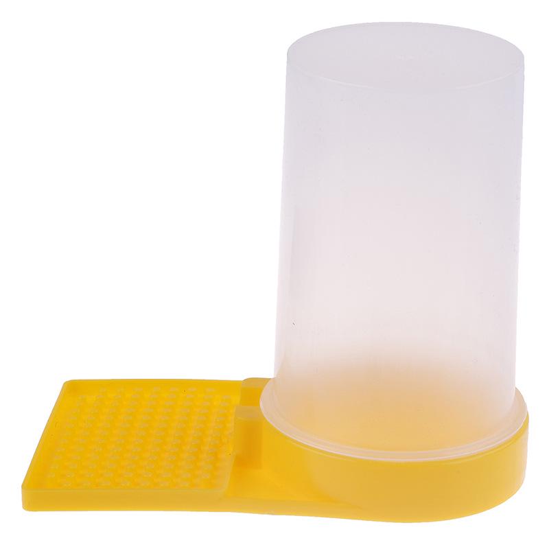 Beekeeping Point-Type Water Feeder for Beehive Entrance