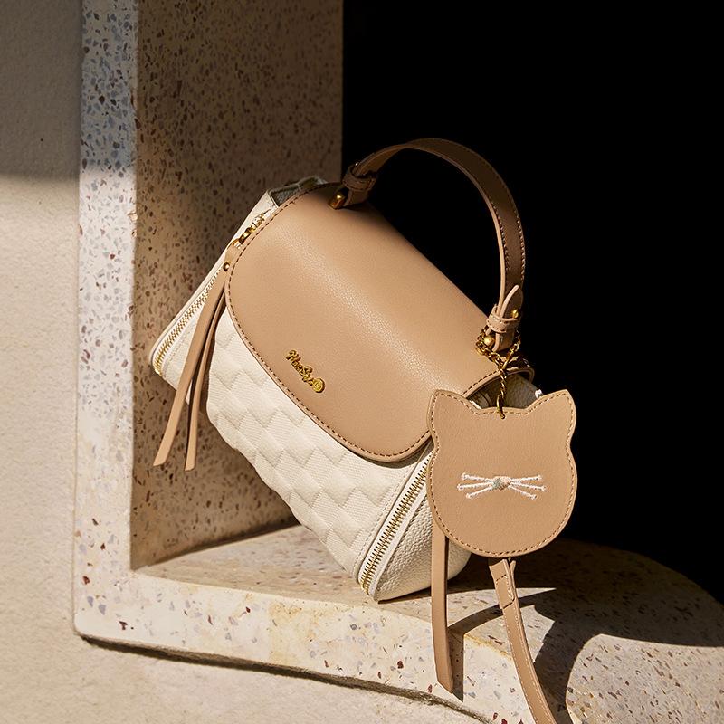 

Миссис. Qiao 2025 Осень-Зима Новая Высококлассная Сумка для Женщин Модный Дизайн Одноплечевая Большая Вместимость Натуральная Кожа Женская Сумка Upper Width19.5CM*Lower W