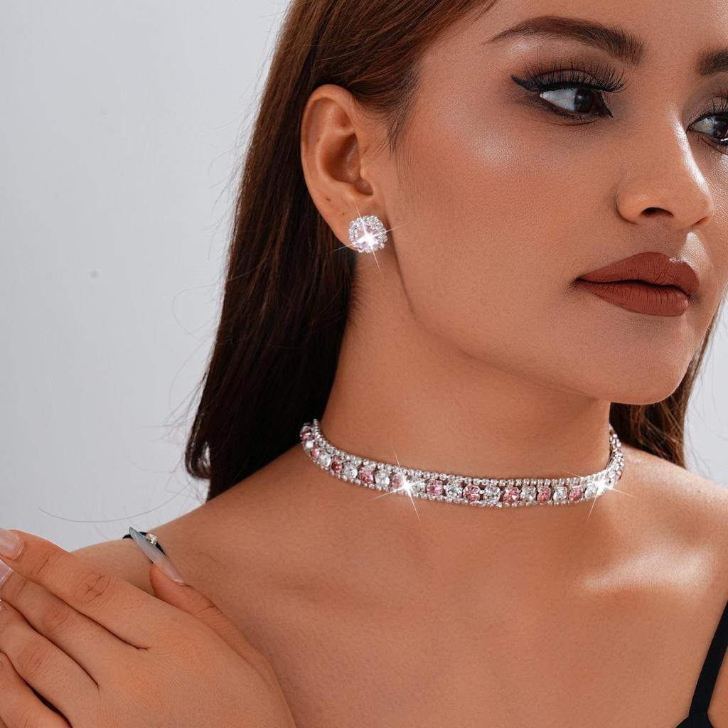 Elegant Rhinestone-Inlaid Square Clavicle Necklace Set - Luxurious, Fashionable, and Unique for Women