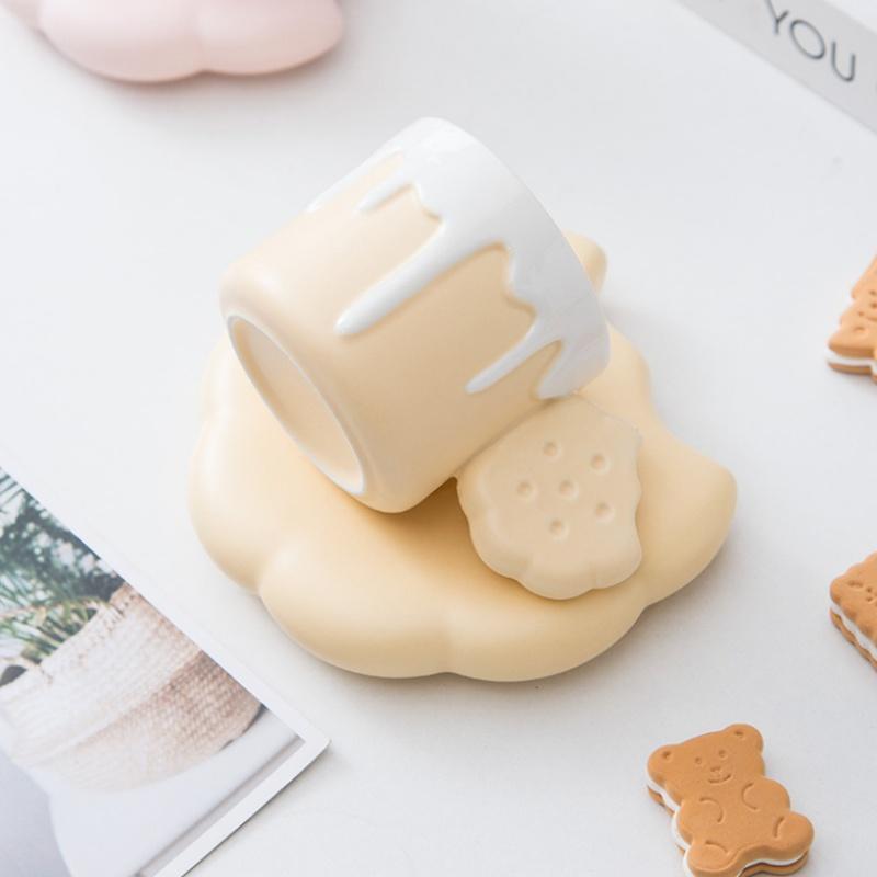 240ML Cute Cream Biscuit Ceramic Water Cup Creative Cartoon Household Breakfast Milk Mug Girls Office Design Coffee Cups