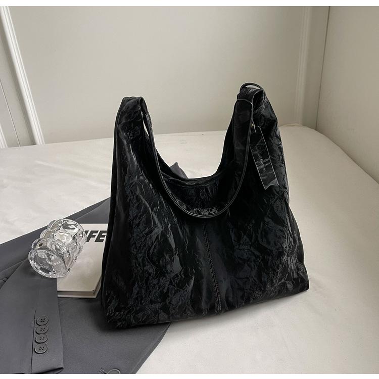 Korean version of the new tote bag large-capacity women's bag fashionable commuter shoulder underarm bag daily texture soft leather bag