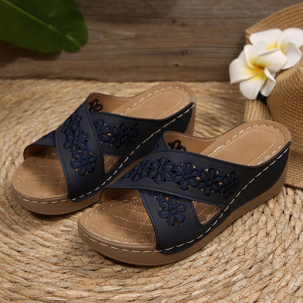 Nuove pantofole estive da donna con incrocio e tacco inclinato suola spessa sandali bocca di pesce linea di cucitura taglia grande