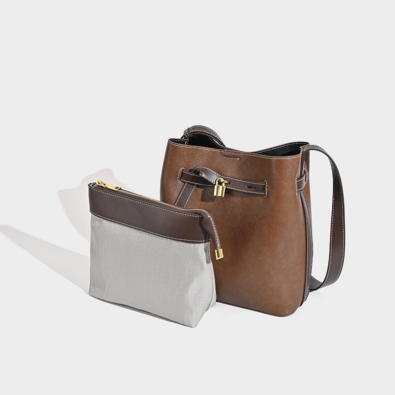 Niche Design Autumn and Winter Small Leather Bag Shoulder Bag Crossbody Bag Bucket Bag Fashion Women's Bag Large Capacity