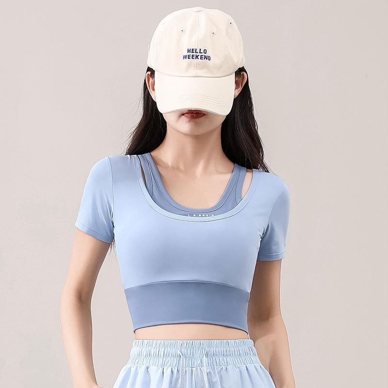 Women's Summer 2025 Fashion Quick-Dry Yoga Set: Loose Five-Point Pants & Short Sleeve Top