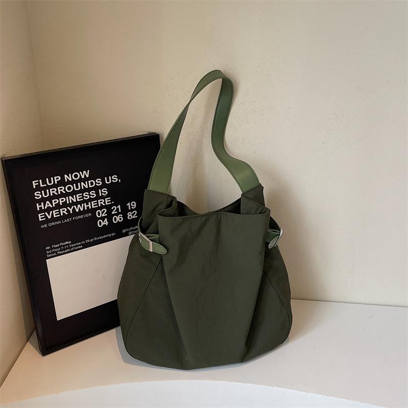 Simple Style, Niche Fashion, Large Capacity Casual Women's Bags, Foreign Style, Personalized Commuting Women's Messenger Tote Bag Tide