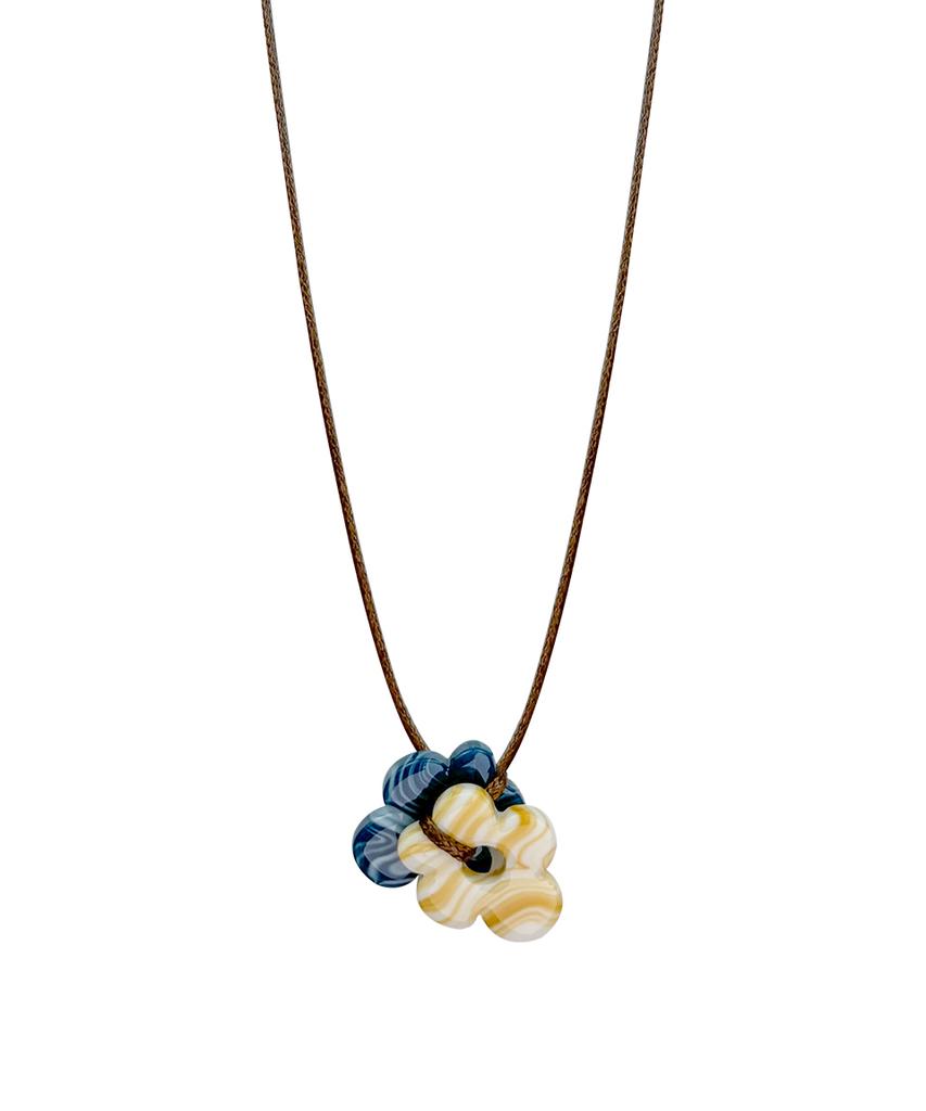 Vvv Asymmetrical Daisy Pendant String Necklace