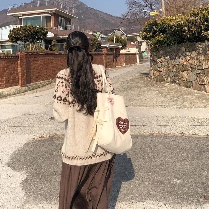 A letter bag_ivory