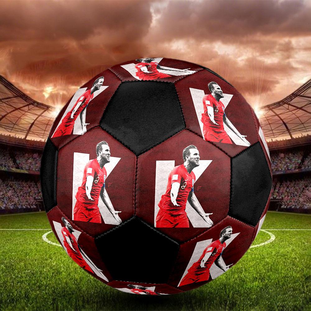 Pallone da Calcio Kane Stampato Taglia 5, Cucito a Macchina in PVC, Resistente e ad Alto Rimbalzo, Adatto a Tutte le Età, Merchandising per tifosi, Partite e Uso all'Aperto.