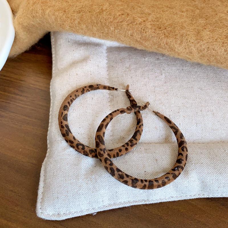 Круглые серьги-гвоздики с леопардовым принтом и флоком: Осенне-Зимняя Французская Ретро Высококлассная Роскошная Мода