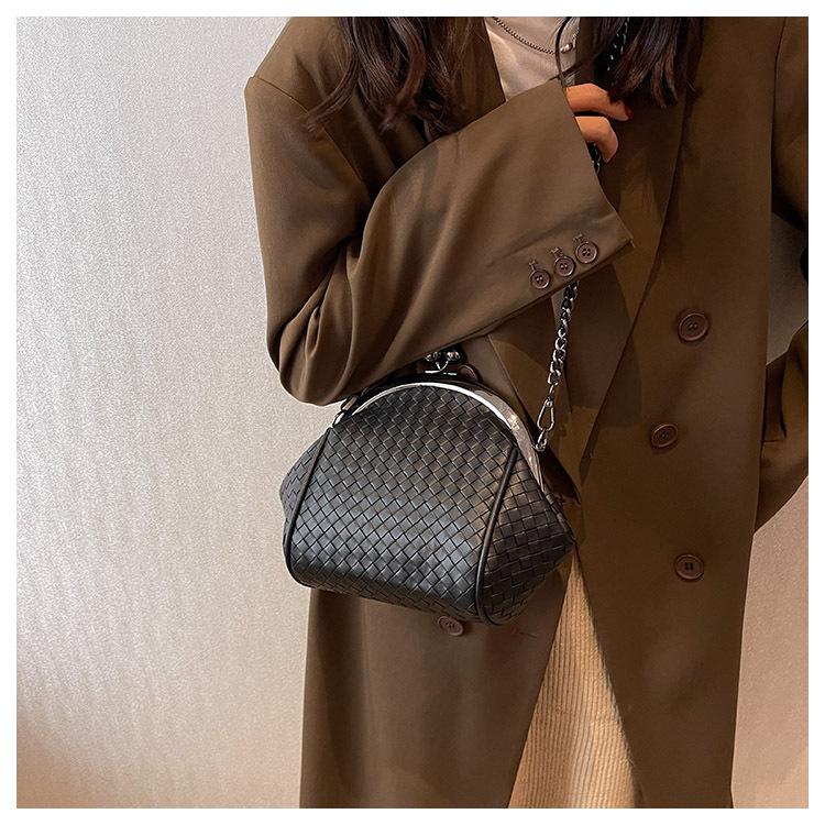 PU Leder Mode Clip Tasche für Frauen Neue Gewebte Kette Tasche Retro Textur Schulter Umhängetasche frauen Tasche Pendeln handtasche