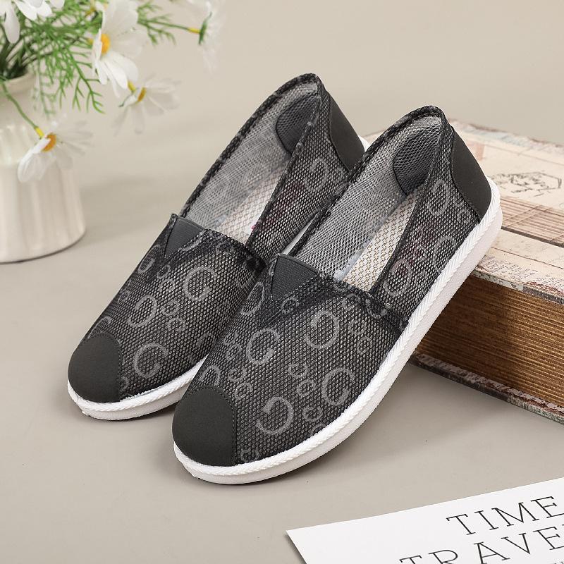 

New spring and summer cloth shoes women s non-slip fisherman shoes soft-soled flat shoes middle-aged and elderly shoes casual mesh shoes 35