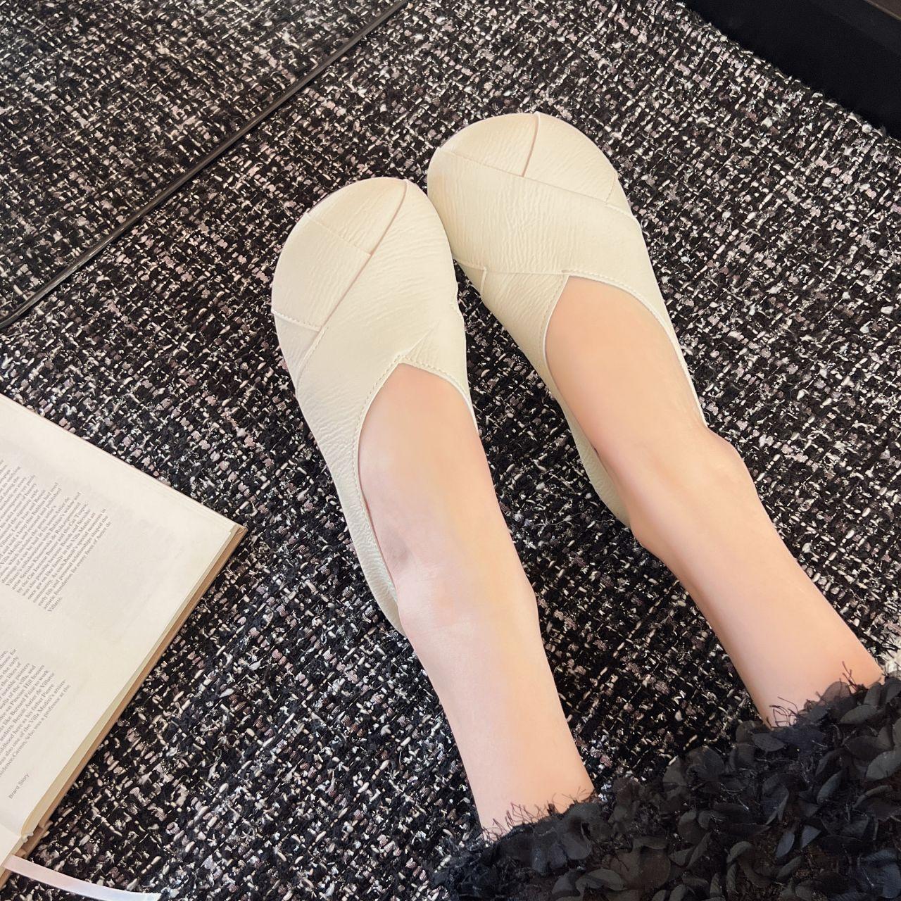 

Женские туфли на плоской подошве с мягкой подошвой, корейская версия обуви Doudou, весна-осень 2025, новые туфли для бабушек с одной педалью, неглубокие ленивые туфли 35