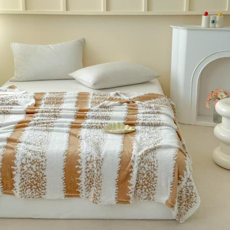 Snowflake Striped Wool Throw Blanket Soft and Warm for All Season Use Sofa Cover Plush Office Nap Blanket Skin Friendly Home Decoration