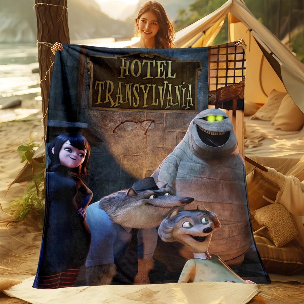 Coperta MINISO Hotel Transylvania con Stampa Cartoon. Coperta Morbida Calda in Flanella Oversize per Tutte le Stagioni. Utilizzabile su Divani, Picnic, Campeggio