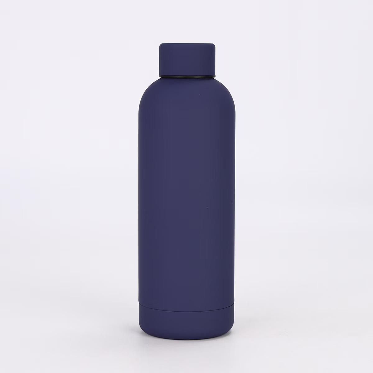 

Спортивная бутылка для воды из нержавеющей стали 304 с вакуумной изоляцией, большой емкости, портативная и подходящая для активного отдыха 500ml темно-синий