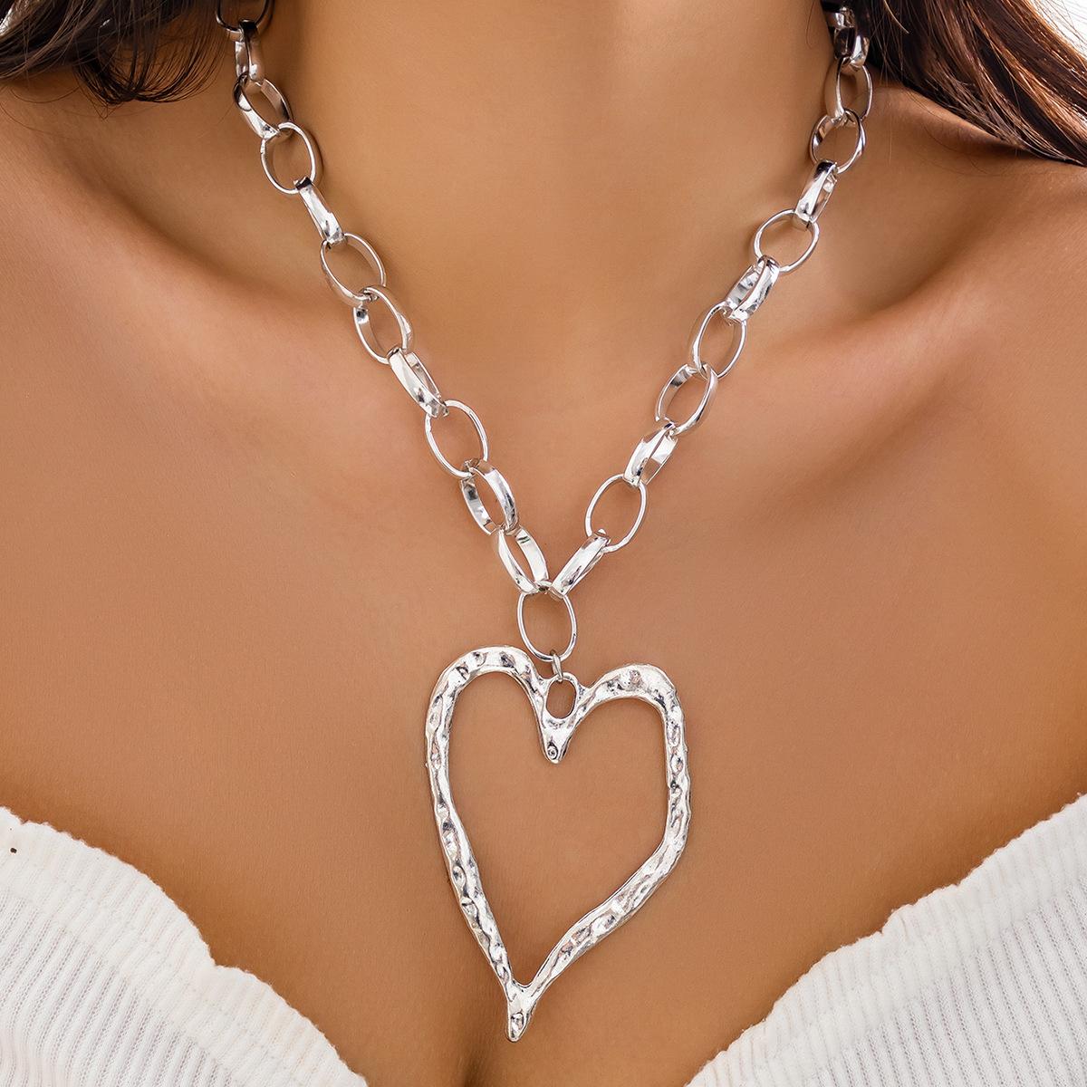 Women s Fashion Big Heart Pendant Necklace Exaggerated Unique Baroque Pearl Chain Love Heart Pendant Double-layer Necklaces