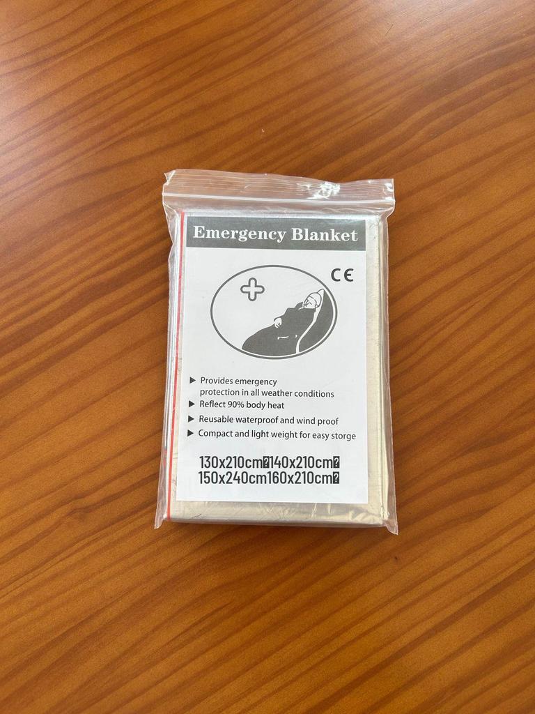 Emergency Outdoor Survival Blanket with Insulation, Sun Protection, Rainproof Features - Aluminum Film Travel Gear