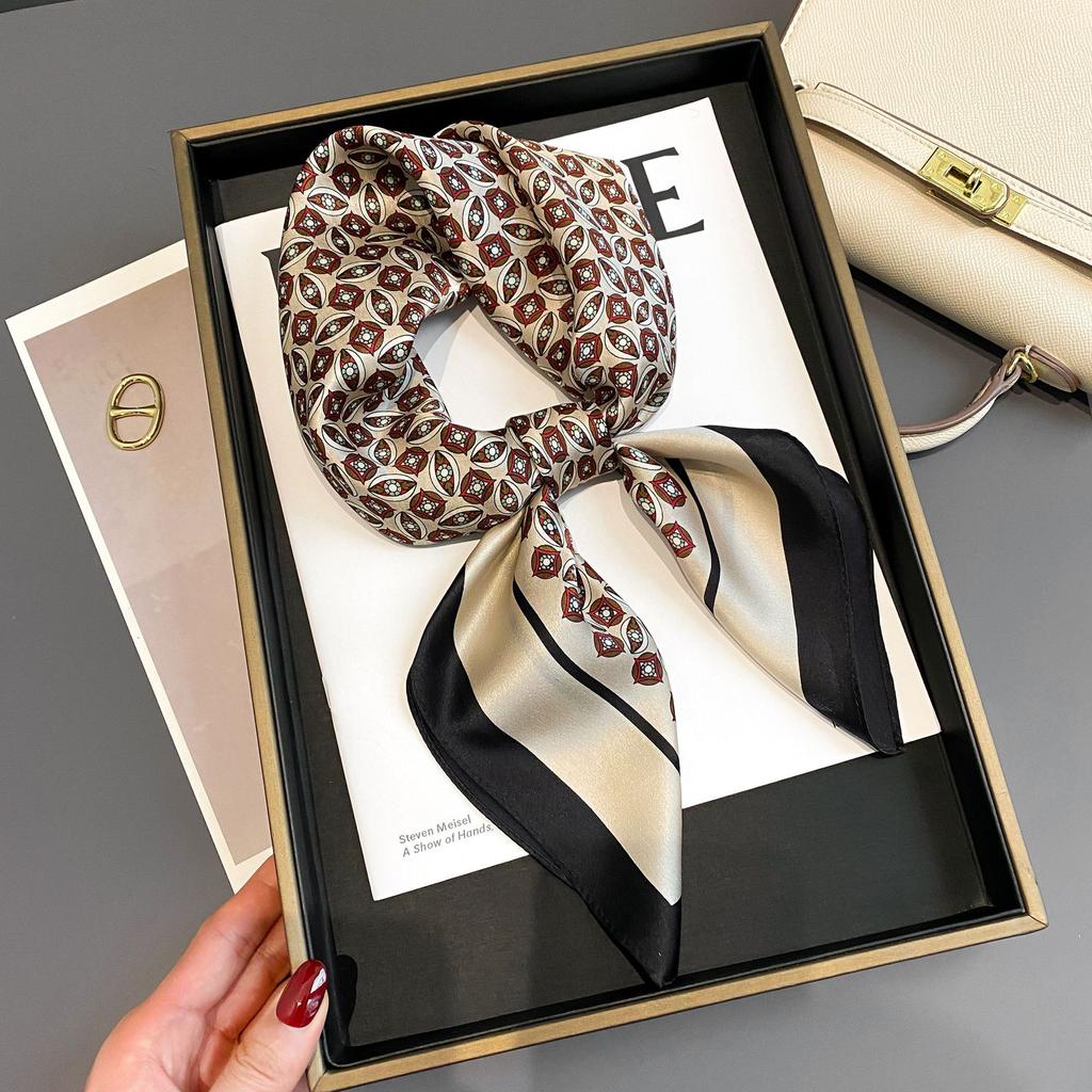 1116 Korean version of spring and autumn new fashion 71 silk square scarf women's dual-purpose mulberry silk gift scarf with shirt scarf